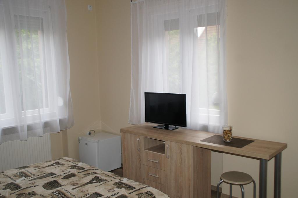 Fonix Apartman Apartment ยูลา ภายนอก รูปภาพ
